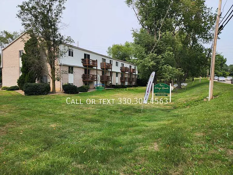 Village Woods Apartments — Photo 4