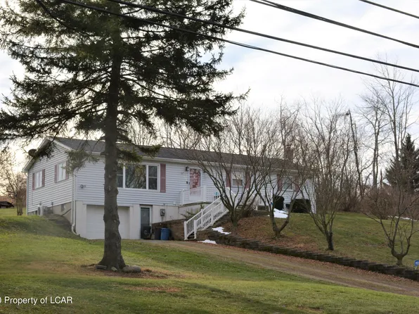 912 Lewis Rd, Wyoming, PA 18644
