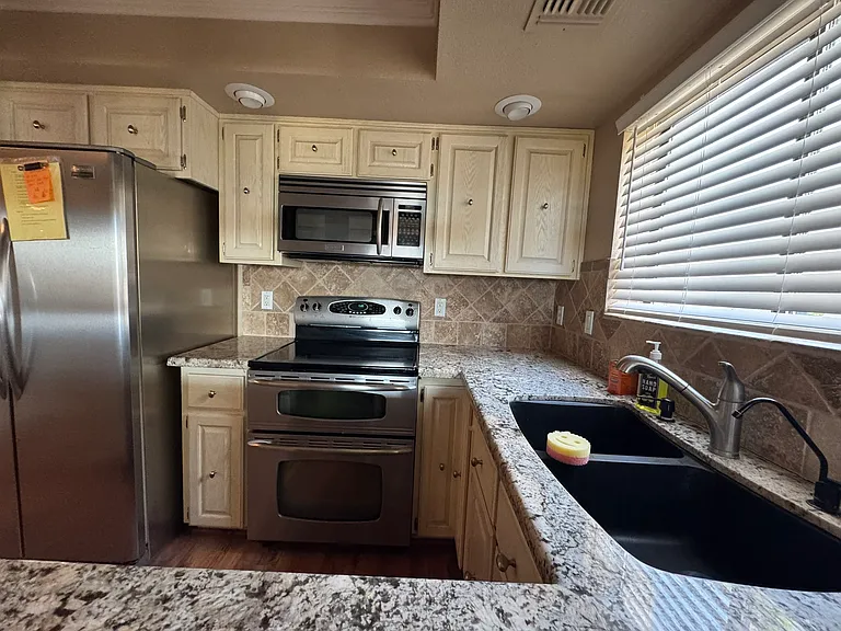 2022 Merrill Ln #6D — Photo 30