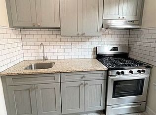 25-43 33rd St #3B, Astoria, NY 11103