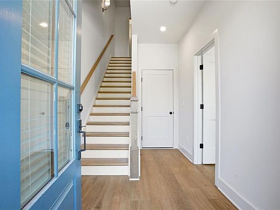 3rd image of 2597 Mackintosh Ct