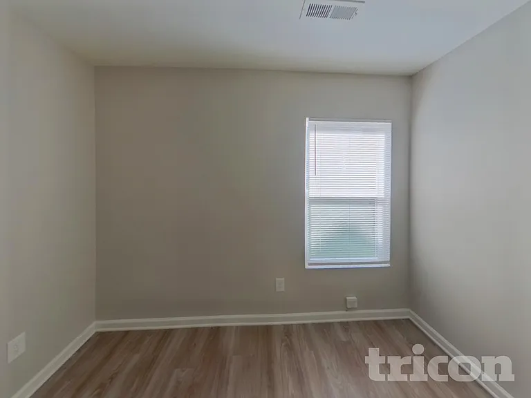 654 Scarlet Leaf Ln — Photo 9
