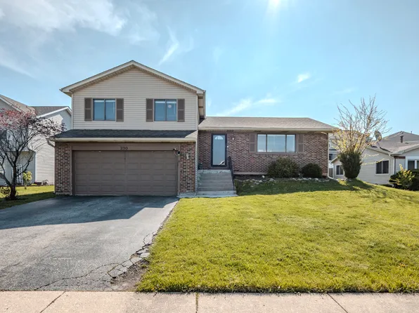 230 Homewood Dr, Bolingbrook, IL 60440