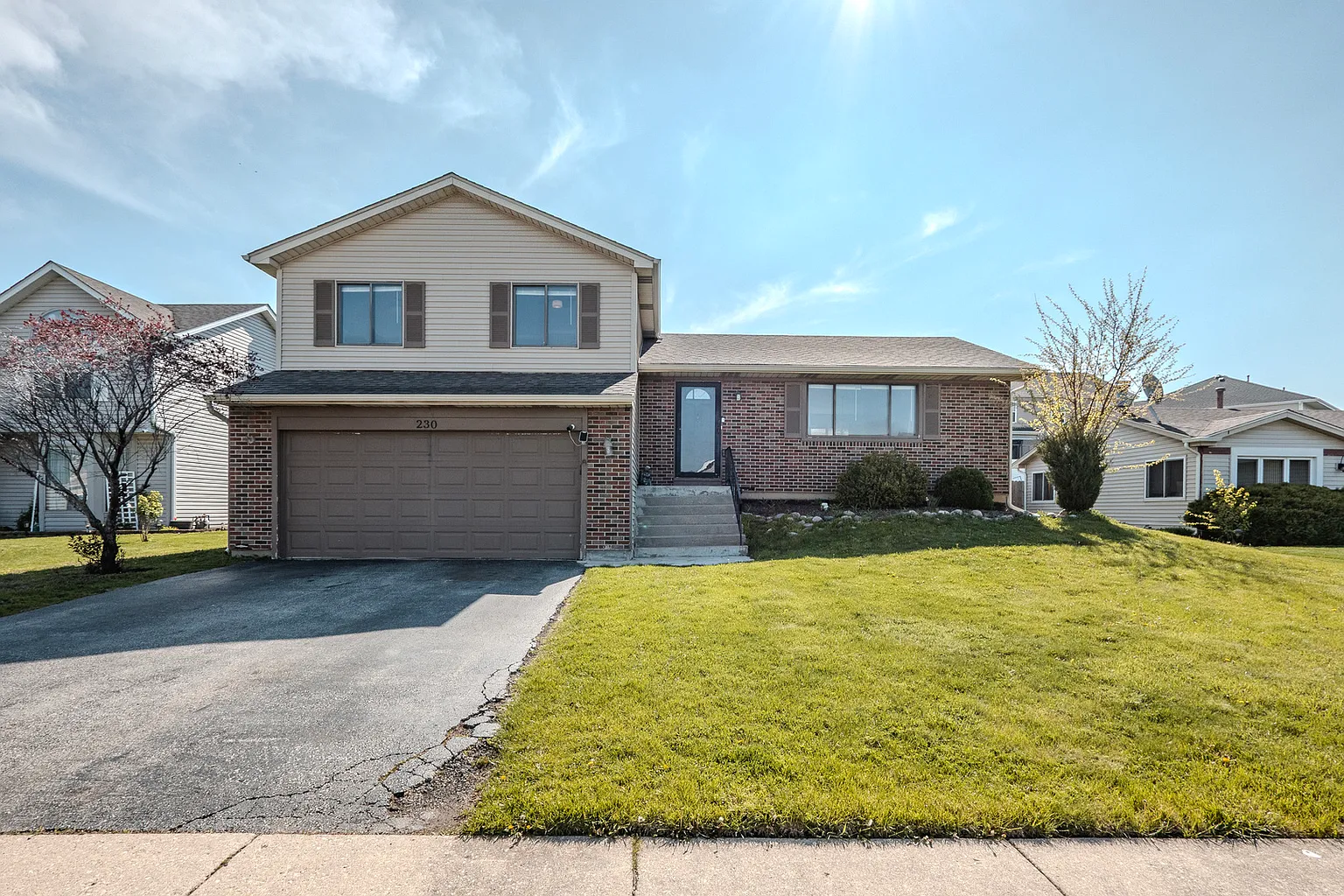 230 Homewood Dr photo 1
