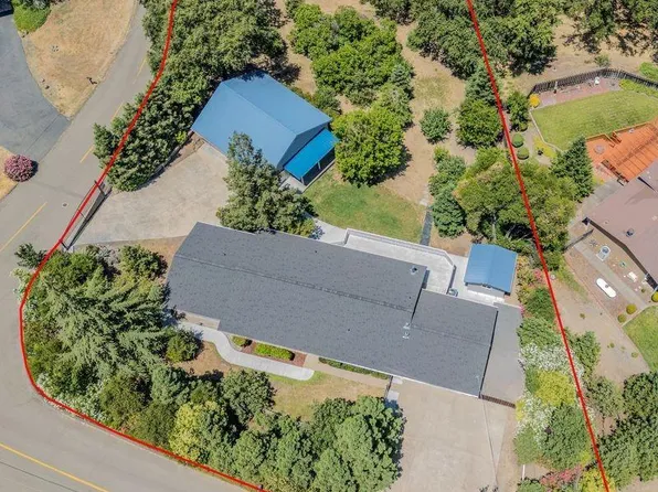 800 Riverside Drive, Ukiah, CA 95482