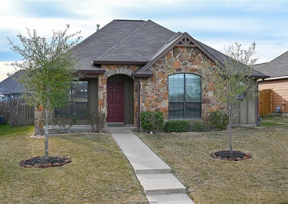 1st image of 2035 Autumn Lake Dr