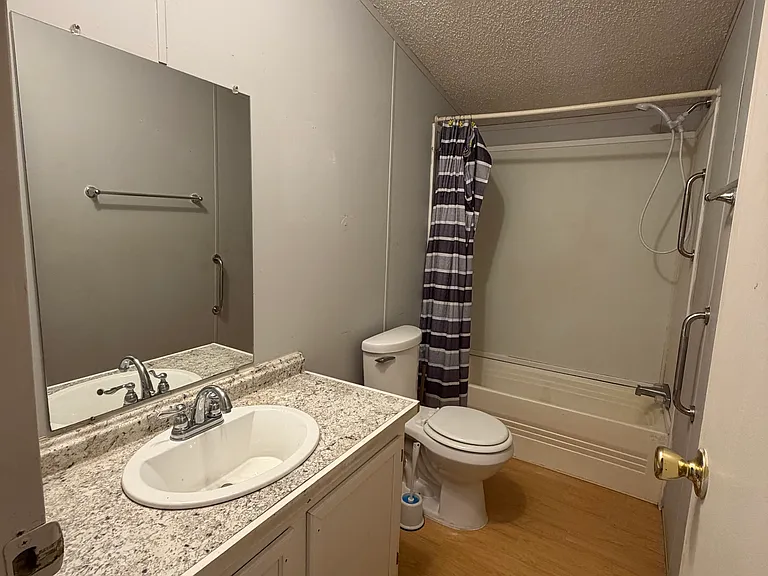 22167 FM 306 — Photo 11