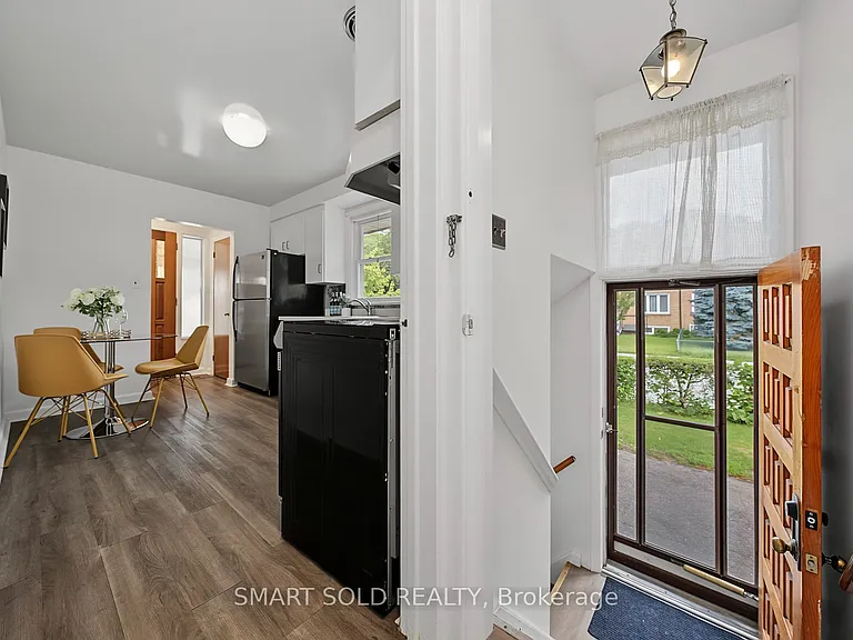 1 Cameo Cres — Photo 26
