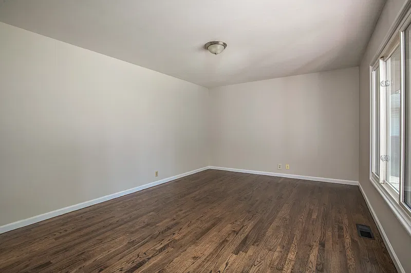 3 bed, 2.5 bath, 1660 sqft, $1,900 — Photo 1