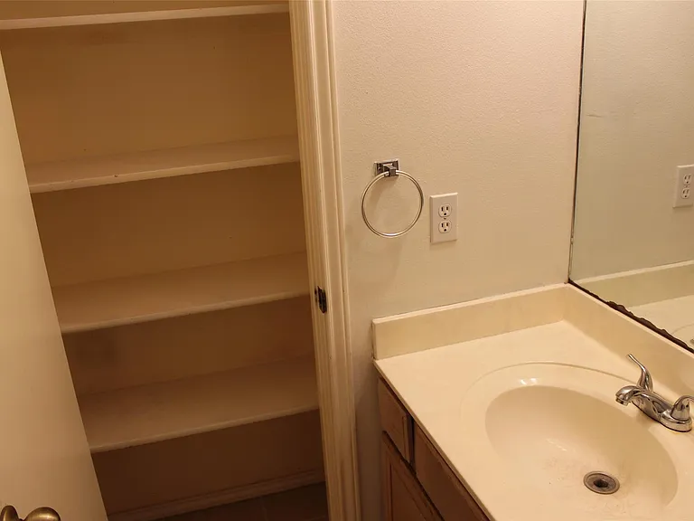 810 Minturn Ln — Photo 32
