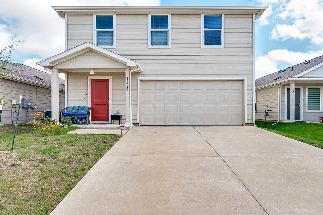 4 bed, 1683 sqft, $2,700 — Photo 1