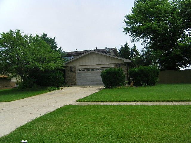 1st image of 15451 Badger Ln