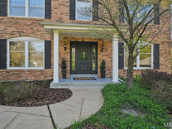 3rd image of 605 Waterford Ridge Ct