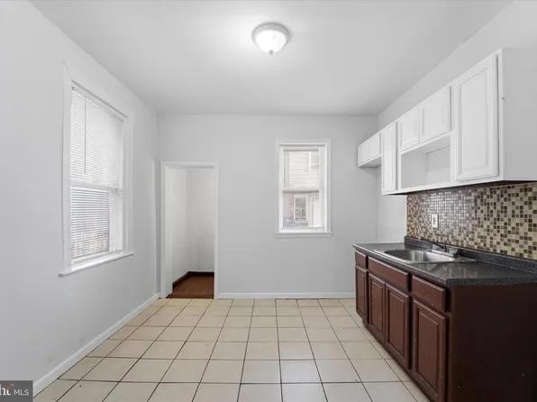 4009 Brown St, Philadelphia, PA 19104