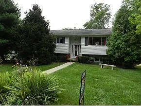 1104 E Prairie Dr photo 1