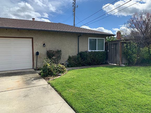 3rd image of 792 Gale Dr