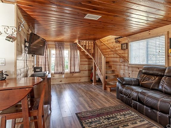 4th image of 497 Cedar Ln