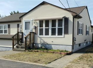 15 Rose St, North Providence, RI 02904