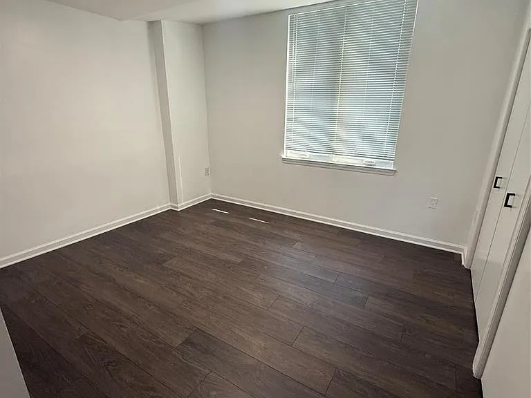 310 Passaic Ave — Photo 3