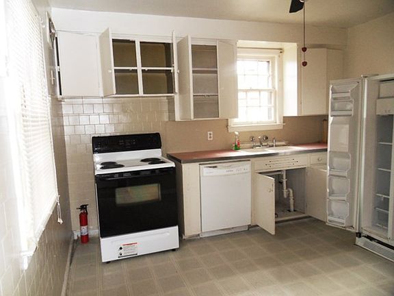 2nd image of 178 Columbia Ave