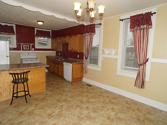 3rd image of 300 N Park Ave