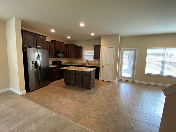 5th image of 2486 Redford Dr