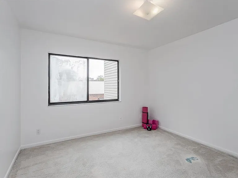 2134 NE 45th Ave — Photo 17