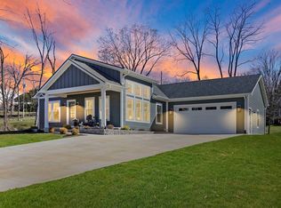 N2422 Shady Side Dr, Lake Geneva, WI 53147