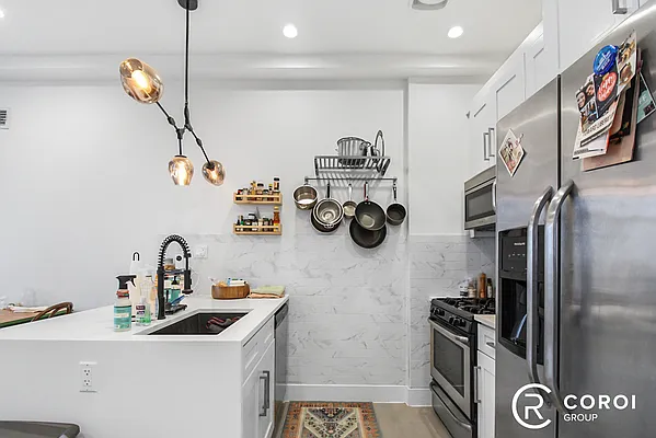 Rented by Coroi Corp | media 7