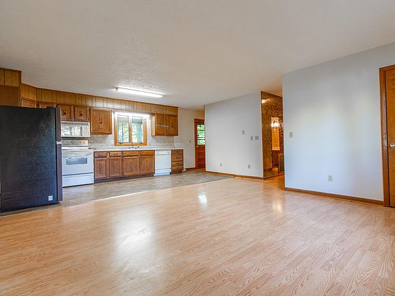 4th image of 426 Shelby Ln