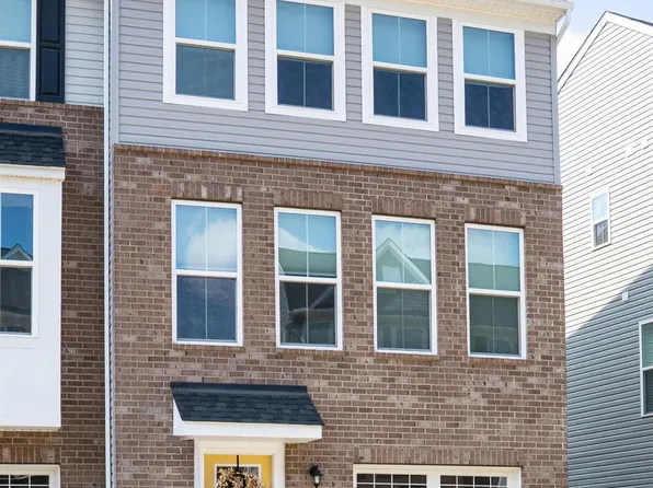 1005 Steamboat Dr, Cincinnati, OH 45244