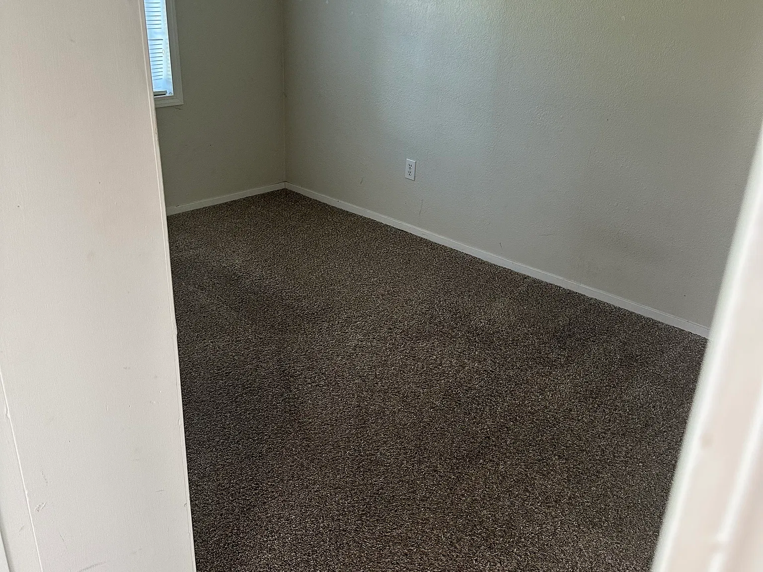 4 bed, 1900 sqft, $2,650 — Photo 4
