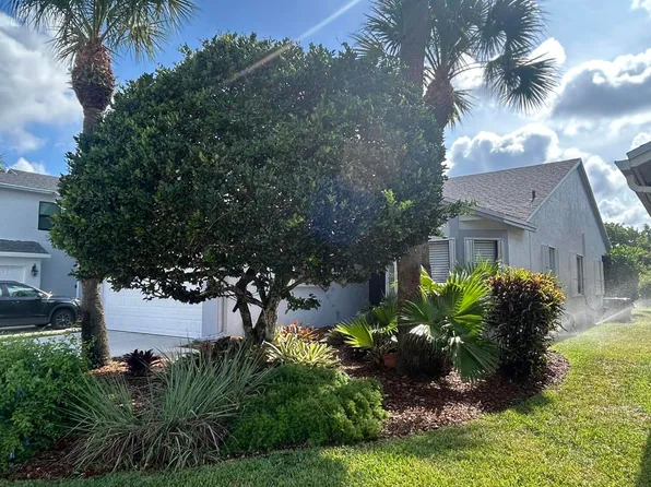 23370 Sedawie Dr, Boca Raton, FL 33433