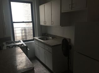 4216 80th St APT 3F, Elmhurst, NY 11373