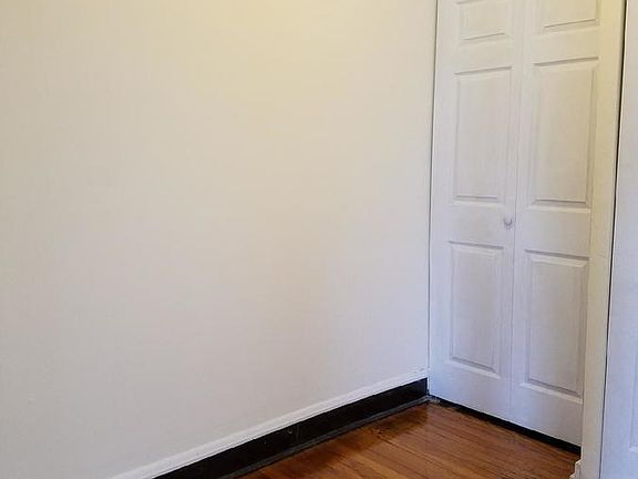 3rd image of 1527 W 78th St APT 3E