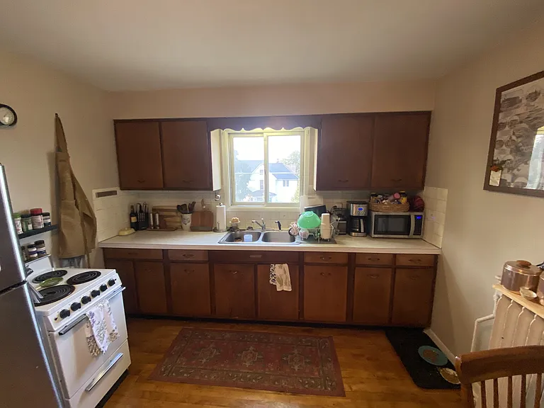 235 W Crescent St — Photo 6