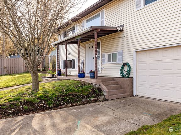 3rd image of 366 NW Clipper Drive