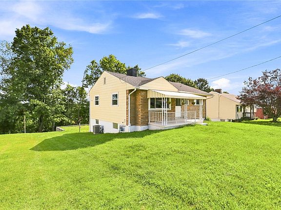 3rd image of 300 Sherwood Dr
