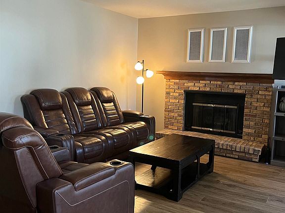 3rd image of 242 N Crescent Dr