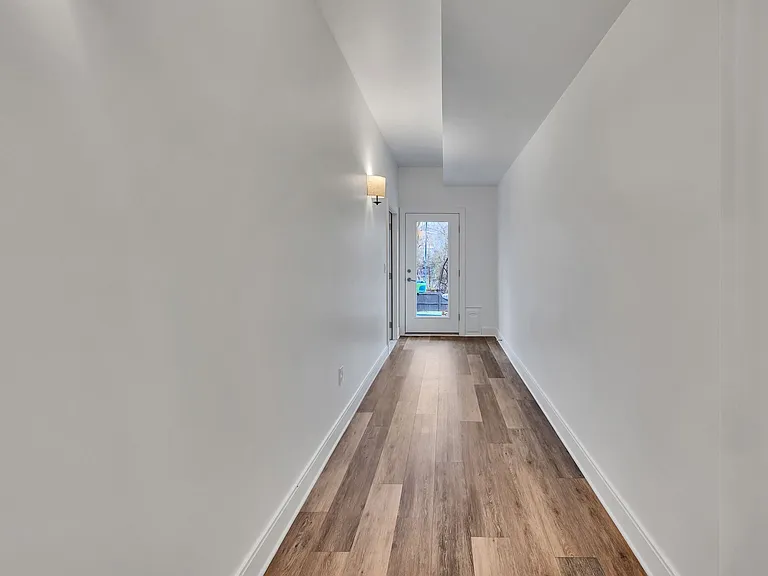 807B Porter Rd — Photo 4