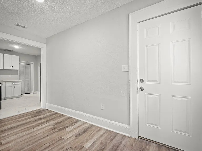 3524 Boulevard #3 — Photo 7
