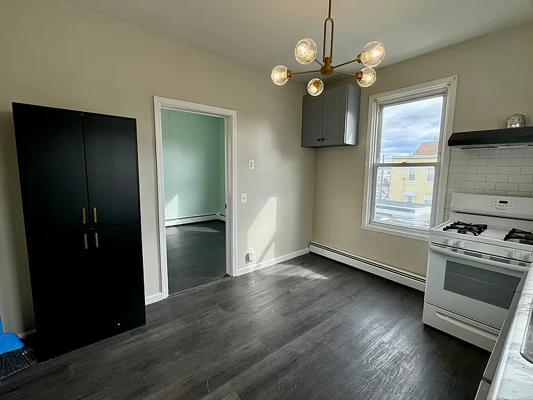 318 Ampere Pkwy #2 — Photo 4