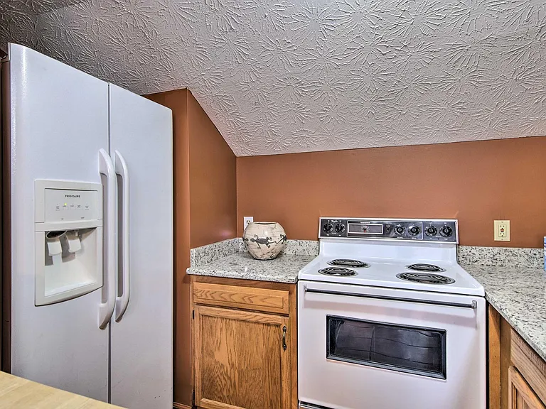 500 Lynn Cove Rd — Photo 15