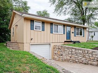 201 W Insley Ave, Bonner Springs, KS 66012