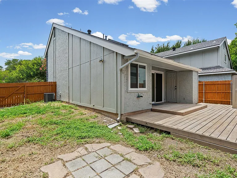 1504 Bridgeway Dr #B — Photo 11