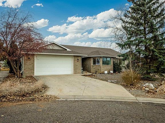 2nd image of 916 Heather Lane