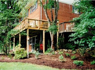 5200 Burke Dr, Alexandria, VA 22309