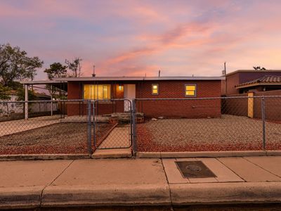 461 60th St NW, Albuquerque, NM, 87105