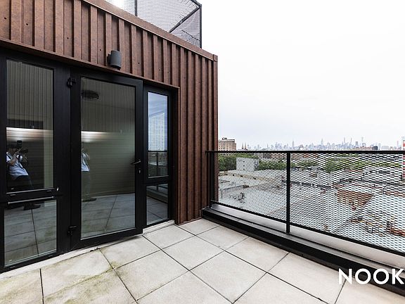 5th image of 115 Stanwix St #734