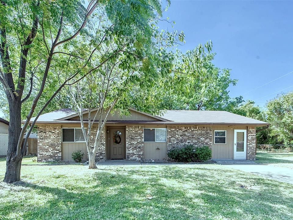 1st image of 805 Bullock Dr